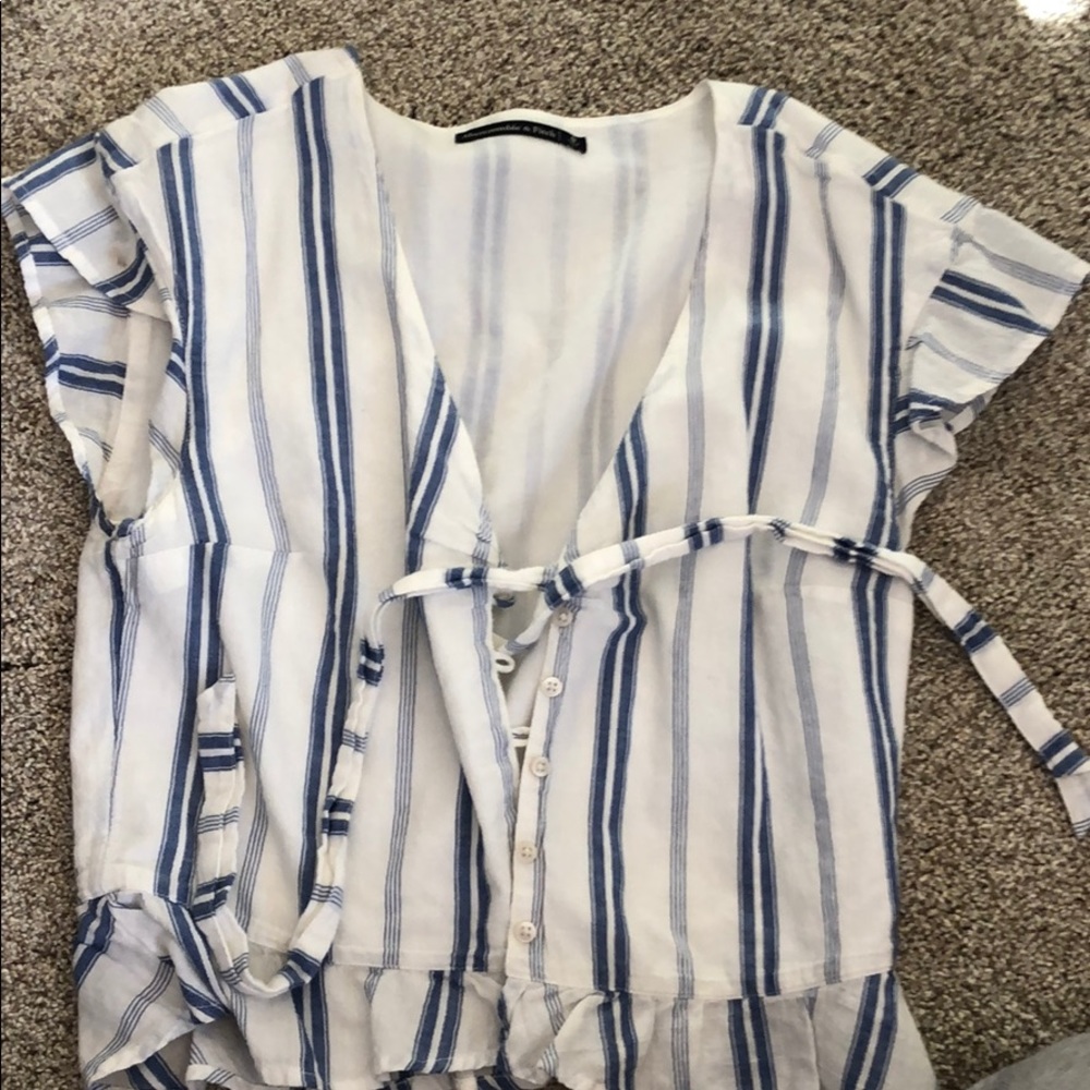 Fun lose summer top!